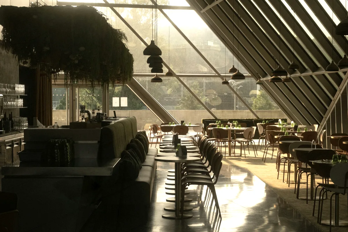 Lunch or Dinner: When to Come and What Changes